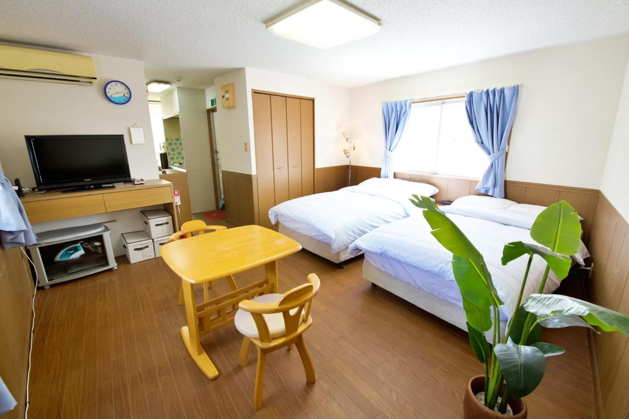 Apartment ピースリー安里 501 *